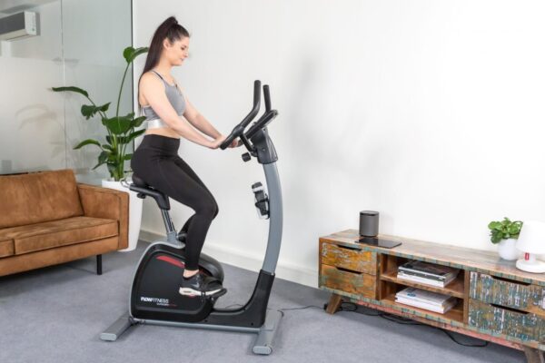 Flow Fitness DHT2500i Exercising 4 scaled 1